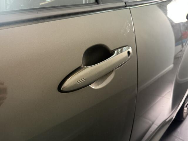 Toyota YARIS 1.5 Hybrid Dynamic | Trekhaak | All seasons |