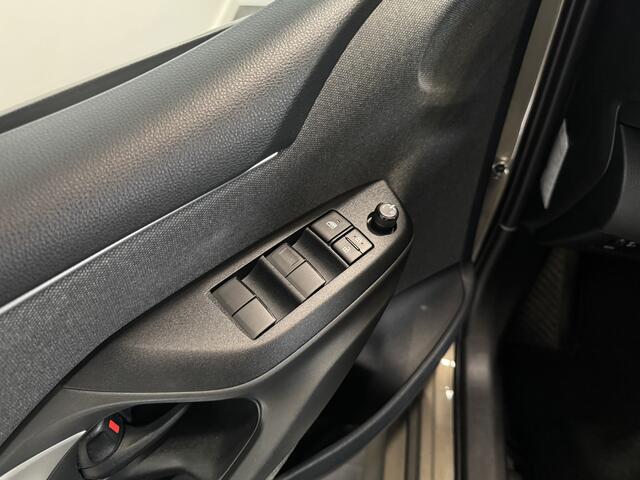 Toyota YARIS 1.5 Hybrid Dynamic | Trekhaak | All seasons |