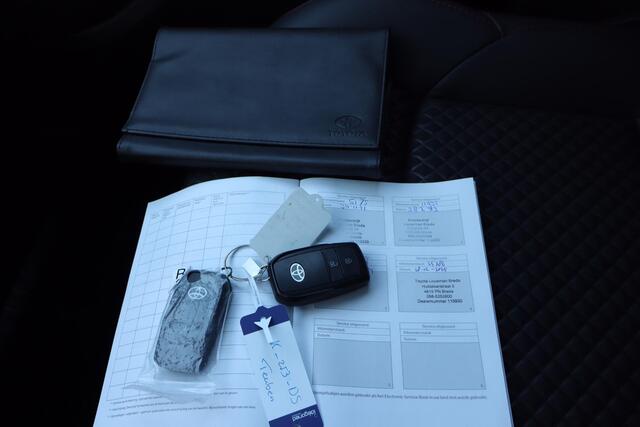 Toyota YARIS 1.5 Hybrid Launch Edition Navigatie, Camera, Automaat, Cruise control, Head up display