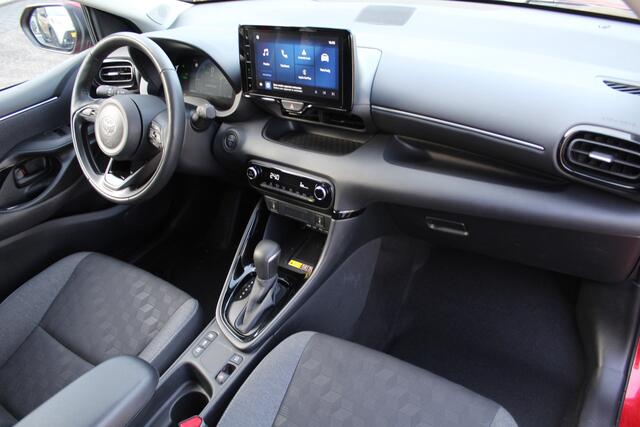 Toyota YARIS 1.5 Hybrid 115 First Edition Comfort Pack | Rijklaar | Blind Spot | Apple/Android | Sensoren v+a | Camera | Stoel-/Stuurverw. | LED | Keyless