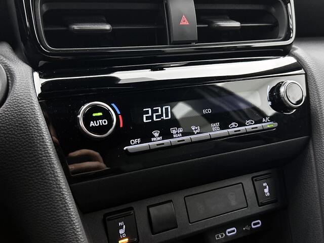 Toyota YARIS Cross 1.5 Hybrid 115 First Edition | BTW Voertuig | Stoel en stuurwielverwarming |