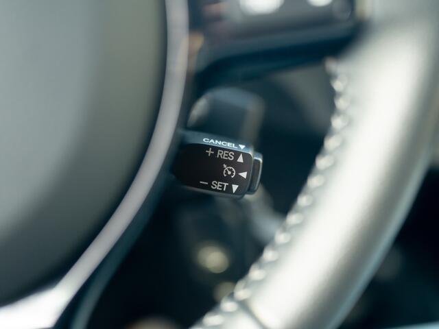 Toyota YARIS 1.5 Hybrid Team D | Stoelverw. | Trekhaak afn. | Lane Assist Prijs Rijklaar!!