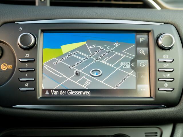 Toyota YARIS 1.5 Hybrid Team D | Stoelverw. | Trekhaak afn. | Lane Assist Prijs Rijklaar!!