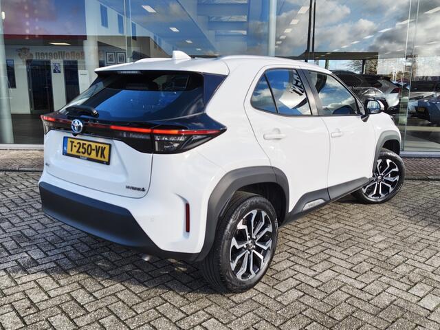 Toyota YARIS Cross 1.5 Hybrid First Edition | Sensoren v/a | Navi | Keyless Start &