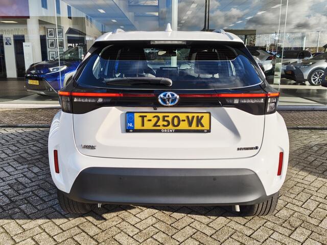 Toyota YARIS Cross 1.5 Hybrid First Edition | Sensoren v/a | Navi | Keyless Start &