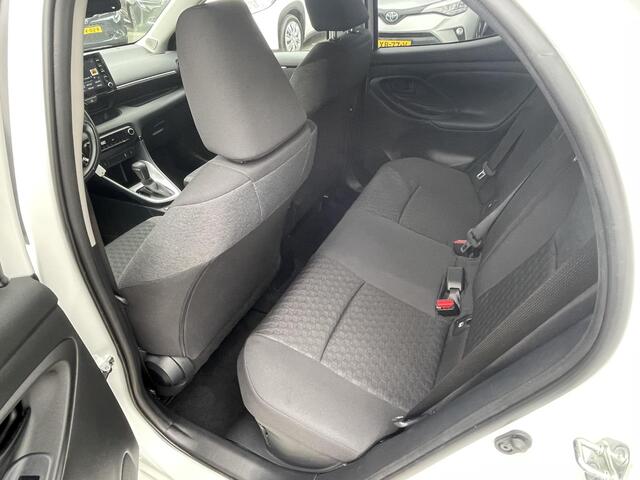 Toyota YARIS 1.5 Hybrid Dynamic Michelin Cross climate