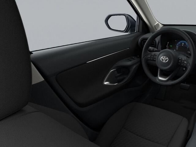 Toyota YARIS 1.5 HYBR 115 Teamplayer , Winter Pakket 17 inch Alu.