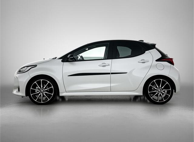 Toyota YARIS 1.5 Hybrid 130 GR SPORT + Premium Pack | 1e Eigenaar | JBL | Panoramadak | Red Pakket | Sportstoelen | 18 inch LM Velgen |