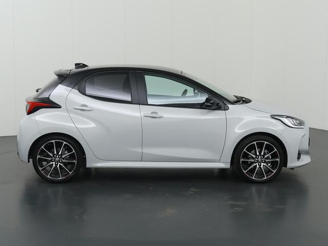 Toyota YARIS 1.5 Hybrid 130 GR SPORT | Navigatie | Sportstoelen | Digitaal Dashboard | Apple CarPlay/Android Auto | Camera | DAB | Stoelverwarming | Panoramadak | Adaptieve Cruise Control | Stuurverwarming |