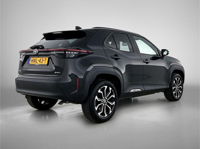 Toyota YARIS Cross 1.5 Hybrid 115 First Edition | BTW Voertuig | Stoel en stuurwielverwarming | Onderweg-naar-dealer