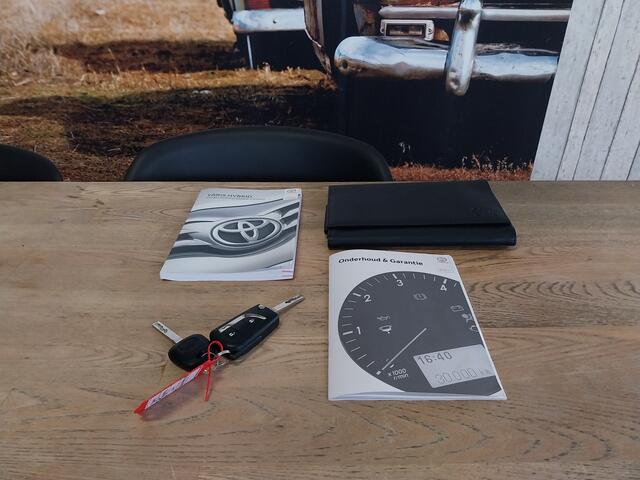 Toyota YARIS 1.5 Hybrid Active 1e EIGENAAR CAMERA NL AUTO NAVI CRUISE ECC