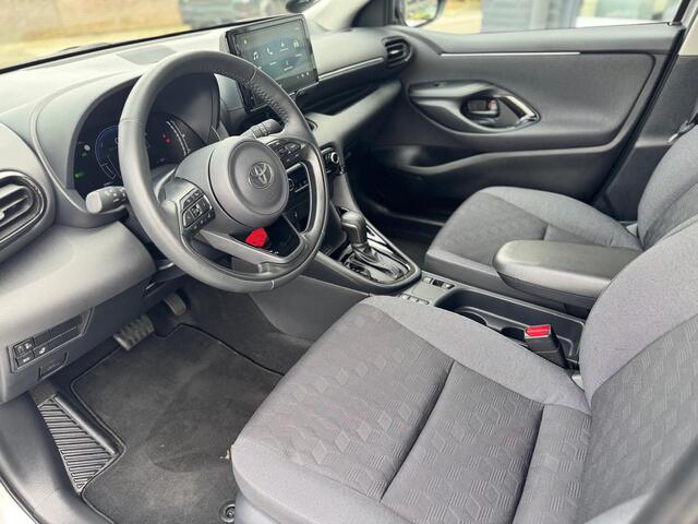 Toyota YARIS 1.5 Hybrid 115 Business Plus