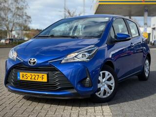toyota-yaris-1.0-camera-climate-con