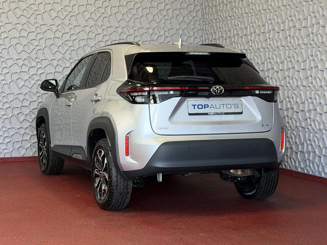Toyota YARIS Cross 1.5 HYBRID DYNAMIC STOEL/STUUR VERW. 17''LMV P.SENSOR V+A KEYLESS CAMERA LED ZWARTE HEMEL MODEL 2025 ? Top Auto's Wijchen , Al 30 Jaar verkoop van Toyota , Type's Launch / Executive / Dynamic / First Edition / Business / Zowel Phev / Hev / Benzine /