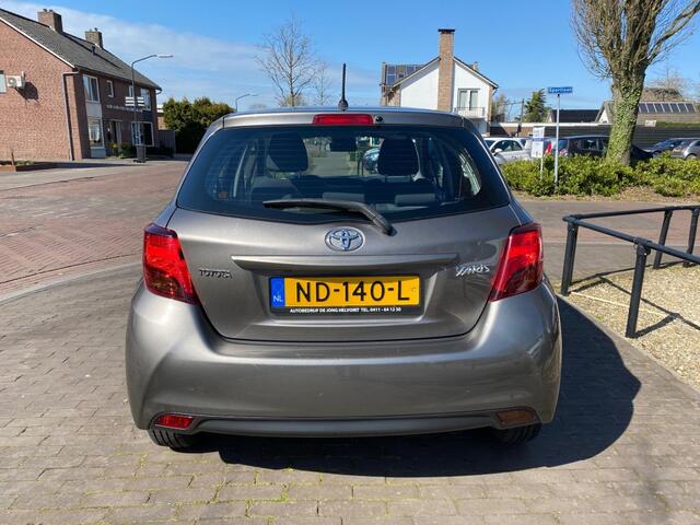 Toyota YARIS 1.3 VVT-I 4-CILINDER 5-DEURS / NAVI / CAMERA / AIRCO-ECC / LED / CRUISE CTR. / 15'' LM-VELGEN