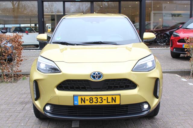 Toyota YARIS Cross 1.5 Hybrid First Edition 2e Paasdag open van 10:00 - 15:00 | Rijklaar | Stoel/Stuur-verwarming | Navi | Camera | Dealer onderh. | Keyless | Stootlijsten