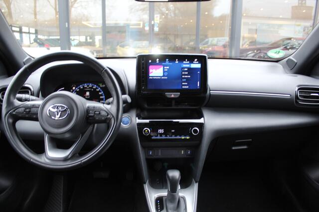 Toyota YARIS Cross 1.5 Hybrid First Edition 2e Paasdag open van 10:00 - 15:00 | Rijklaar | Stoel/Stuur-verwarming | Navi | Camera | Dealer onderh. | Keyless | Stootlijsten