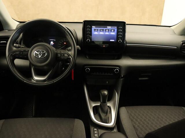 Toyota YARIS 1.5 Hybrid Active - CLIMATE CONTROL - DAB AUDIO - APPLE CARPLAY/ ANDROID AUTO - ARMSTEUN VOOR - CAMERA - ADAPTIEVE CRUISE CONTROL - THUISKOMER - MISTLAMPEN VOOR - LICHT EN REGENSENSOR