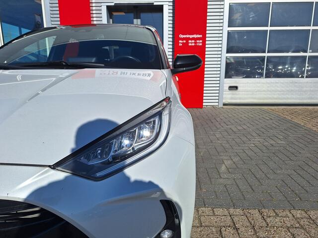 Toyota YARIS 1.5 Hybrid Style Bi-Tone Limited