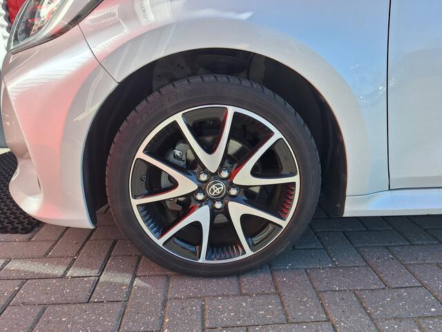 Toyota YARIS 1.5 Hybrid Style Bi-Tone Limited