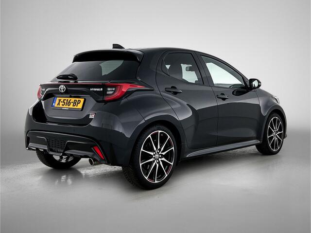 Toyota YARIS 1.5 Hybrid GR Sport | 1e Eigenaar | Dealer Onderhouden | Stoelverwarming | Sportstoelen | 18 inch LM Velgen | Onderweg-naar-dealer