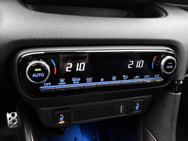 Toyota YARIS 1.5 Hybrid GR Sport | 1e Eigenaar | Dealer Onderhouden | Stoelverwarming | Sportstoelen | 18 inch LM Velgen | Onderweg-naar-dealer