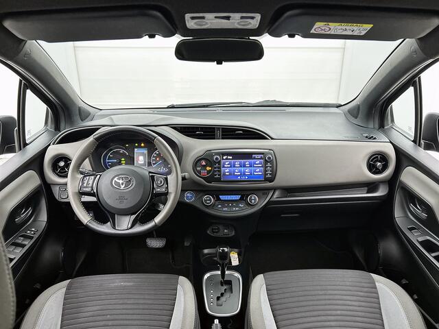 Toyota YARIS 1.5 Hybrid Bi-Tone | Navigatie | Cruise Control | Safety Pakket | Unieke Samenstelling | Onderweg-naar-dealer