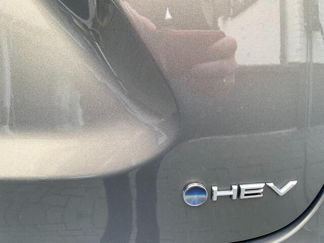 Toyota YARIS 1.5 Hybrid 115 First Edition, stoel en stuurverwarming, adaptive cruise, airco, all-in prijs incl afleverbeurt en apk tot 2029!