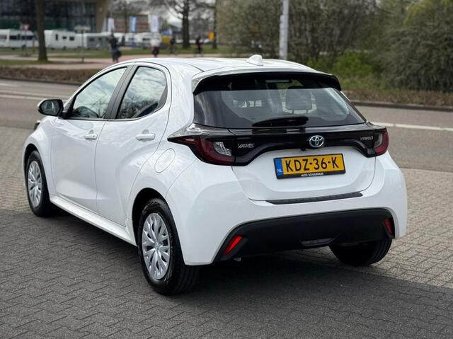 Toyota YARIS 1.5 HYBRID CAMERA NAVI