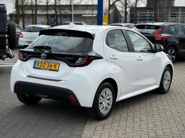 Toyota YARIS 1.5 HYBRID CAMERA NAVI