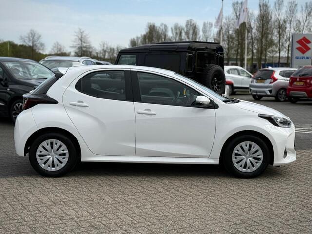 Toyota YARIS 1.5 HYBRID CAMERA NAVI