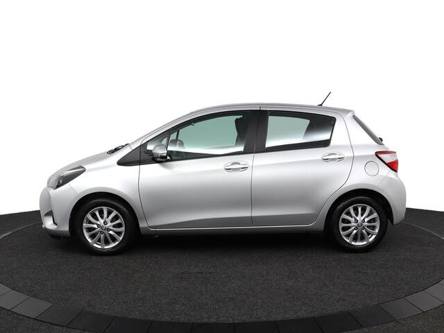 Toyota YARIS 1.0 VVT-i Aspiration | Bluetooth telefoonvoorbereiding | radio-CD-USB | LM velg |