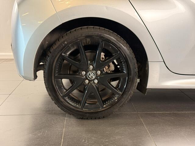 Toyota YARIS 1.5 Hybrid Active | Zwarte LM-velgen | Trekhaak afneembaar| Dealeronderhouden |