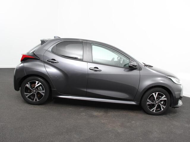 Toyota YARIS 1.5 Hybrid Dynamic Automaat | Climate control | Cruise control adaptieve | LED | Achteruitrijcamera | Keyless start | Lane assist | Navigatie | Apple Carplay/ Android Auto |