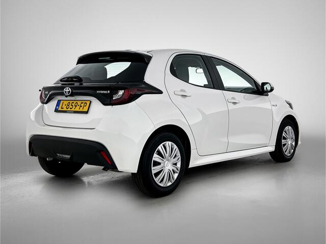 Toyota YARIS 1.5 Hybrid Active Leseman 11-4