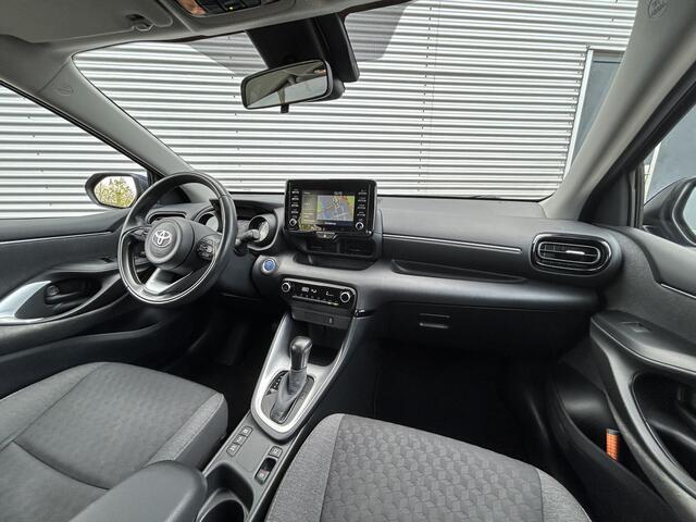 Toyota YARIS 1.5 Hybrid Dynamic | LED | CruiseControl | Navi | Camera |