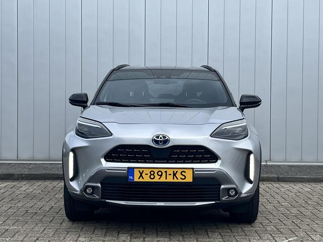 Toyota YARIS Cross 1.5 Hybrid Adventure Dealer Onderhouden Treeplanken PDC Stoel Stuur verwarmd