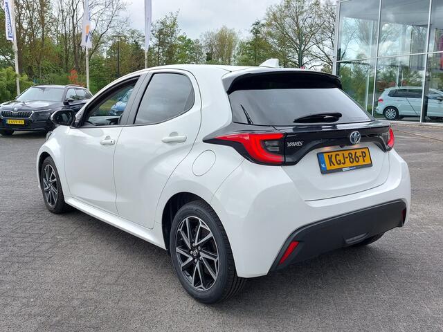 Toyota YARIS 1.5 Hybrid Dynamic | Apple Carplay+Android Auto | Clima | Adap.Cruise | Led Koplampen | Rijstrook+Licht+Regensensor | Achteruitrijcamera | Stoelverwarming | Mistlampen | Privacy Glass |16''lm