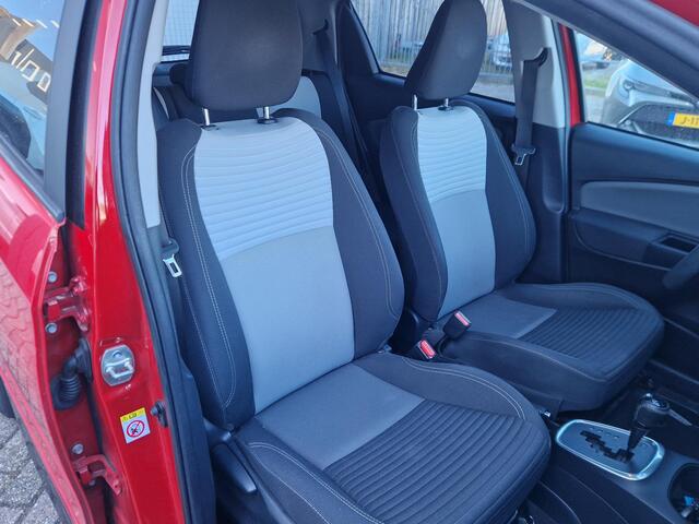 Toyota YARIS 1.5 Hybrid Dynamic Red