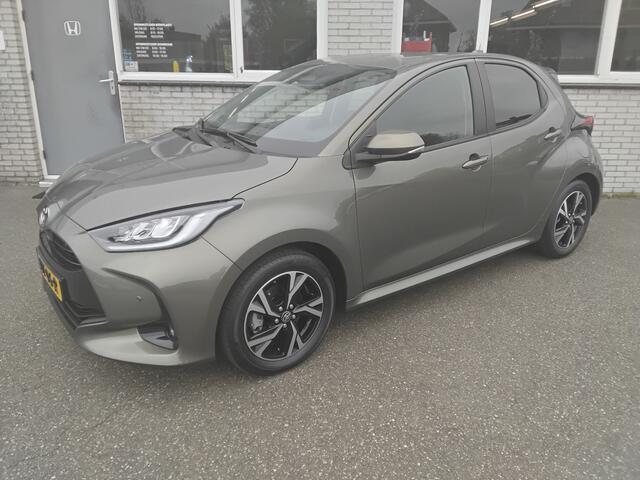 Toyota YARIS 1.5 Hybrid Style blindspot info stoelverwarming