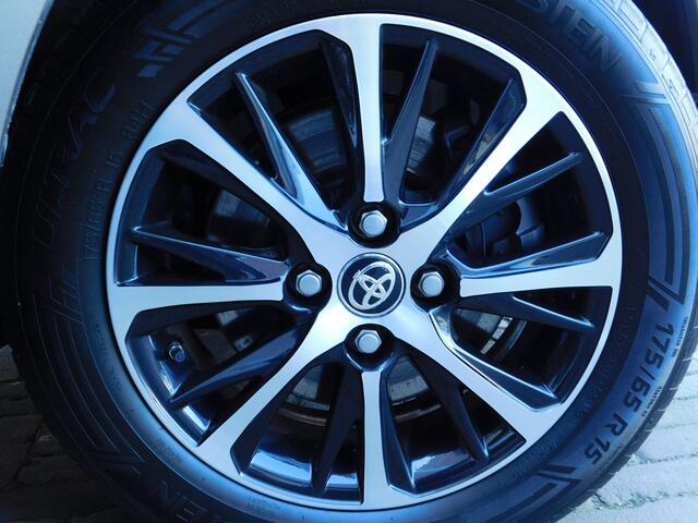 Toyota YARIS 1.5 Hybrid Dynamic Bi-Tone | Apple Carplay Android Auto