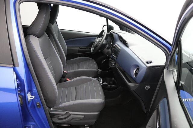 Toyota YARIS 1.5 Hybrid Bi-Tone | Climate control | Cruise control | Keyless | Parkeercamera |