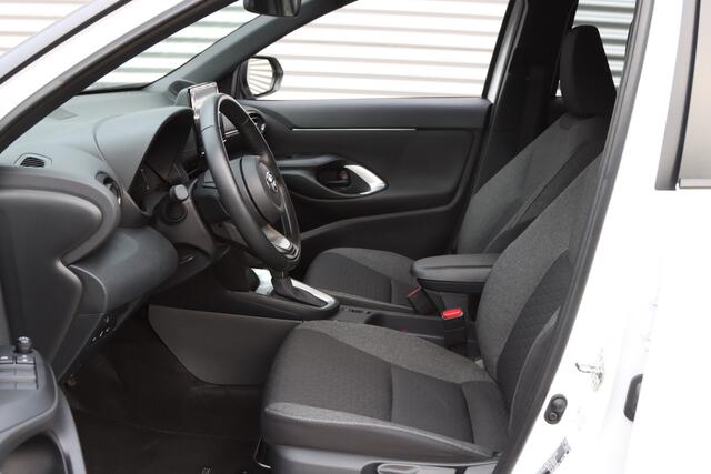 Toyota YARIS Cross 1.5 Hybrid Dynamic / Team-D