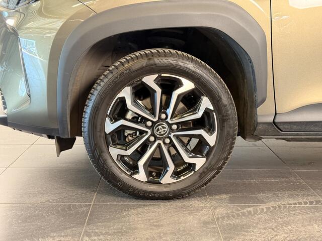 Toyota YARIS Cross 1.5 Hybrid Dynamic | Stuur / Stoelverwarming | Voorruit verwarming | Draadloos GSM opladen |