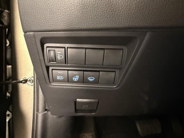 Toyota YARIS Cross 1.5 Hybrid Dynamic | Stuur / Stoelverwarming | Voorruit verwarming | Draadloos GSM opladen |