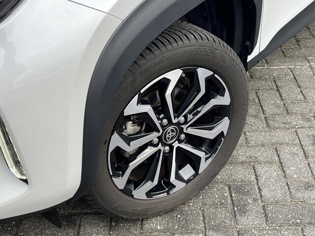 Toyota YARIS Cross 1.5 Hybrid 115 First Edition | Stoel- stuurverwarming | Keyless | Camera | PDC V+A | ACC | 10,5" Multimedia