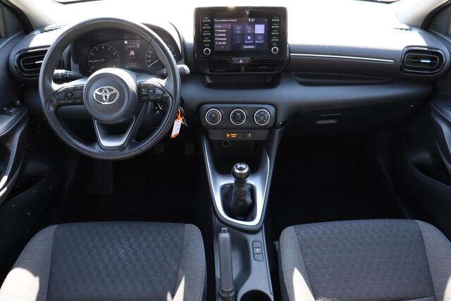 Toyota YARIS 1.5 VVT-i Active Parkeercamera, Apple carplay, Android auto.