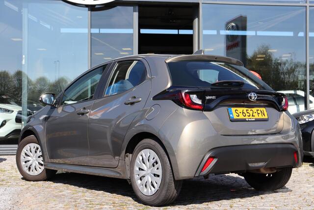 Toyota YARIS 1.5 VVT-i Active Parkeercamera, Apple carplay, Android auto.