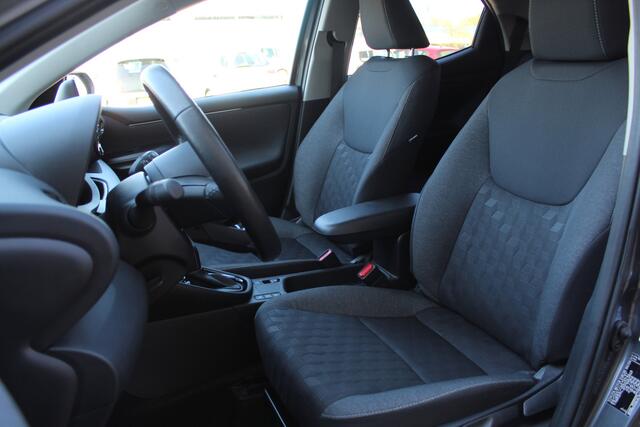 Toyota YARIS 1.5 Hybrid 115 Dynamic Special | Rijklaar | Trekhaak | Stoel-/stuurverw. | LED | Apple/Android | Camera | Adap.cruise | Clima