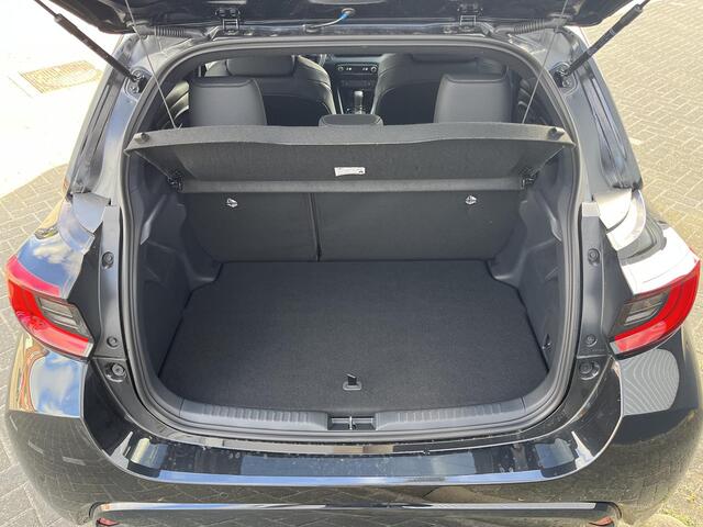 Toyota YARIS 1.5 Hybrid 130 Executive | ¤2.900,- voordeel! | Direct leverbaar